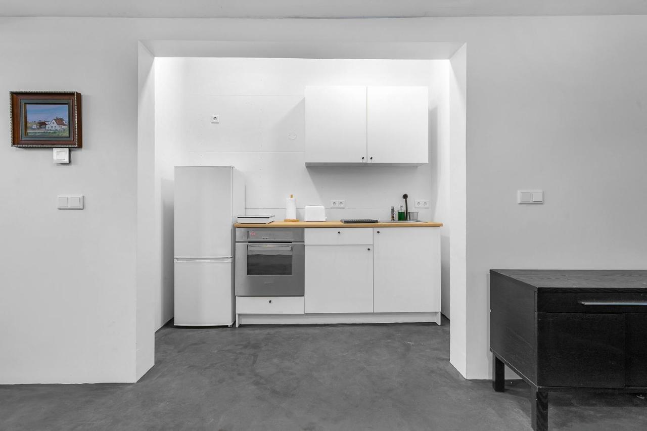 Lovely Studio Apartment With Hot Tub Рейкьявик Экстерьер фото